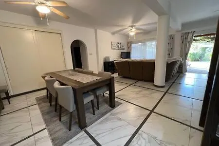 Apartment Regina Gardens - Spacious, 3 Bed, Ground Floor Unit With Large Patio Paphos